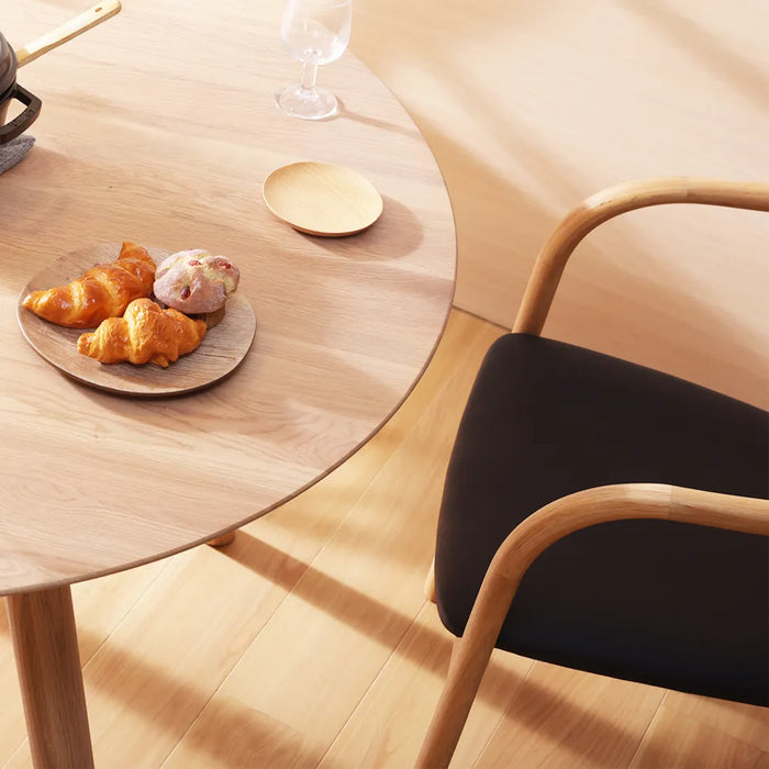 木製ダイニングラウンドチェア PVC — 【セルタン 公式】 木製ダイニングラウンドチェア PVC — 【セルタン 公式】